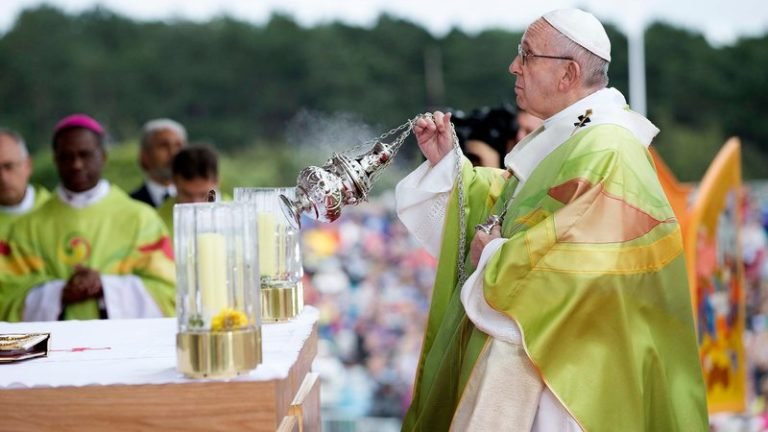 Pope Francis – Dublin – Holy Mass Holy Mass with Pope Francis from Phoenix Park, Dublin, Ireland 26 August 2018