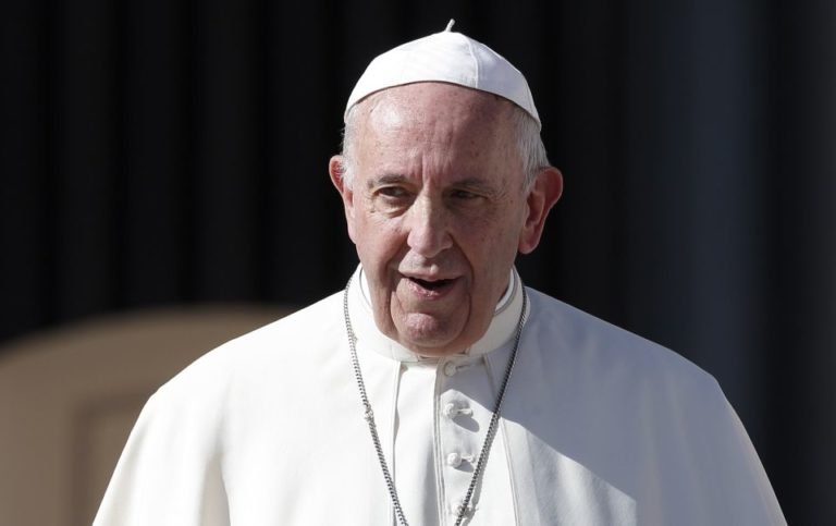 Pope calls for stronger preparation for sacrament of marriage