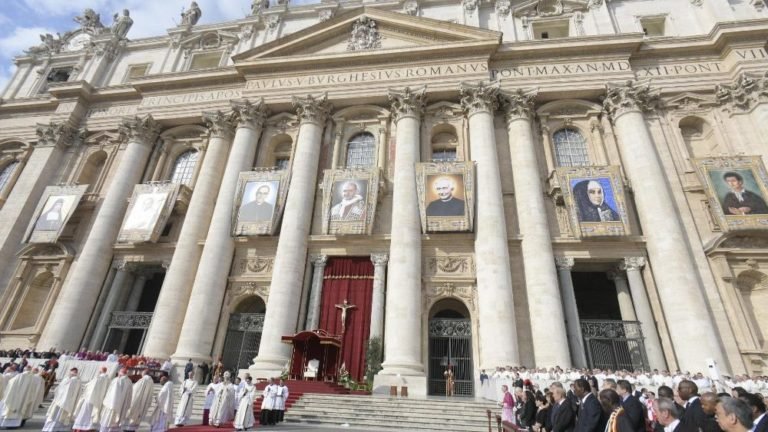 Canonization photo gallery