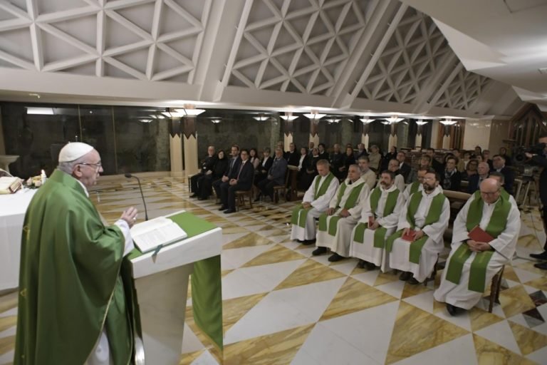 Pope at Mass: Hope is living for the encounter with Jesus