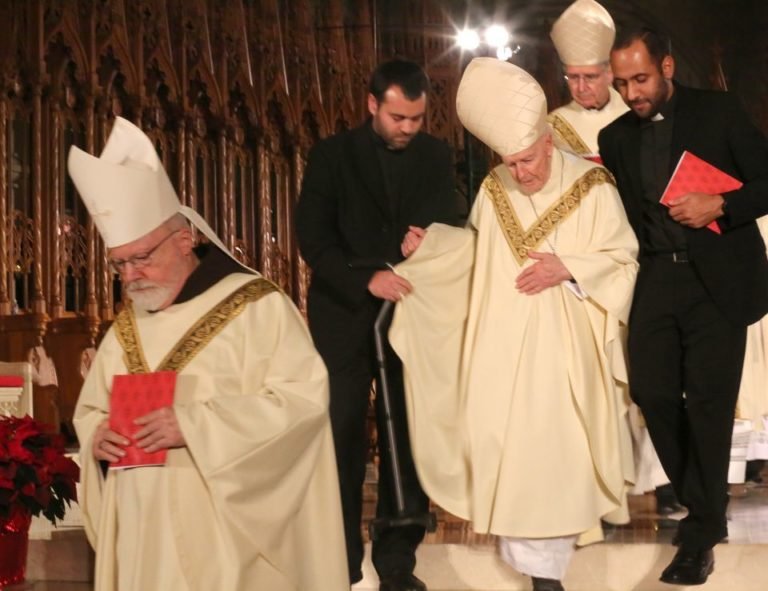 Newspapers examine U.S. bishops’ responses to abuse allegations