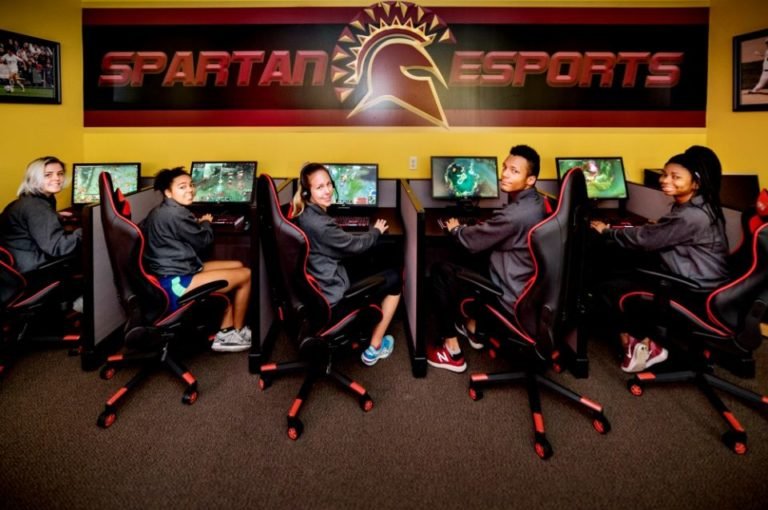 Esports varsity programs arrive on Catholic campuses