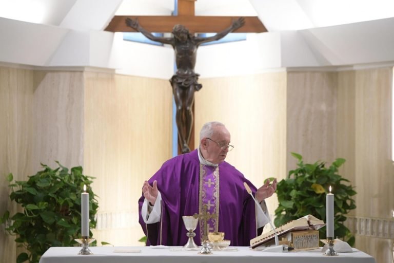 Pope at Mass: Lent is an opportunity to be simple and true