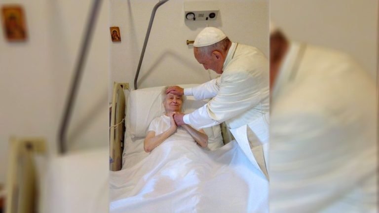 Pope Francis makes surprise visit to ailing nun