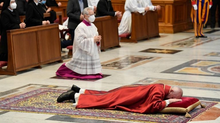 Cantalamessa on Good Friday: Cross, the Christological foundation of fraternity