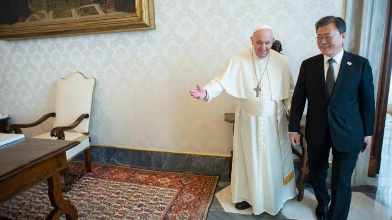 Pope receives South Korean President Moon Jae-in in audience