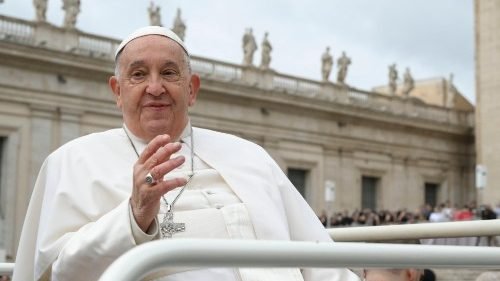 Pope at Audience: Charisms are gifts of the Spirit for unity and service