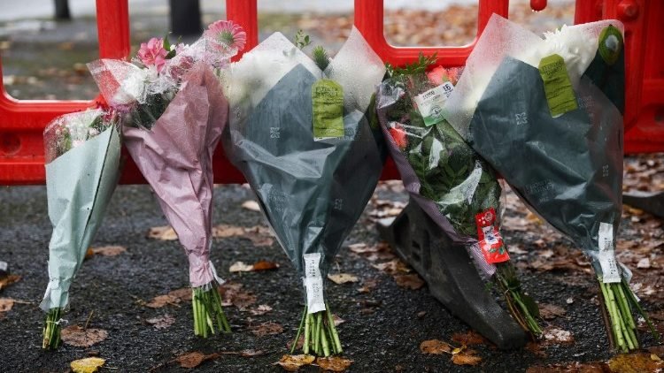 Cardinal Nichols decries attack on Manchester synagogue