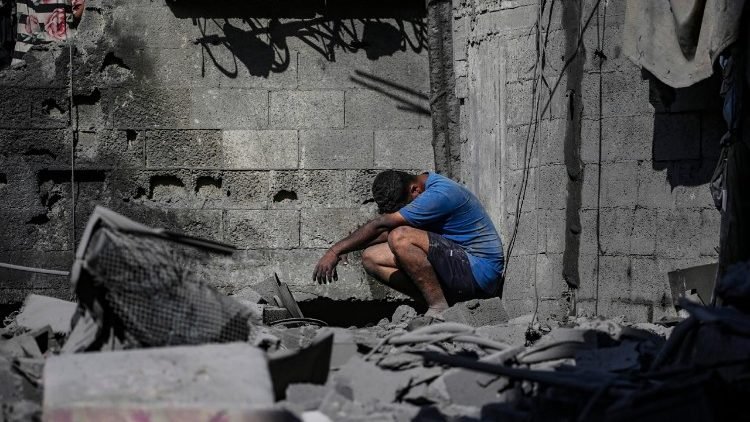 Israeli airstrikes kill at least 100 Palestinians in Gaza