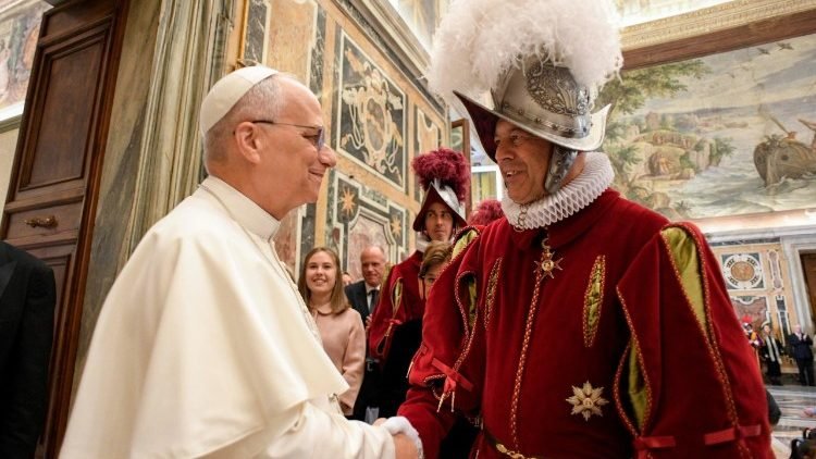 Pope Leo invites Swiss Guards to cultivate friendship with Christ