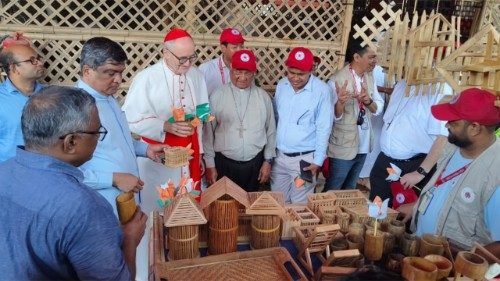 Cardinal Czerny visits one of largest refugee camps in the world
